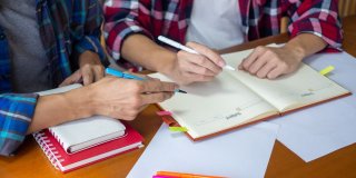 Alumnos de Grado Medio en Albacete estudiando