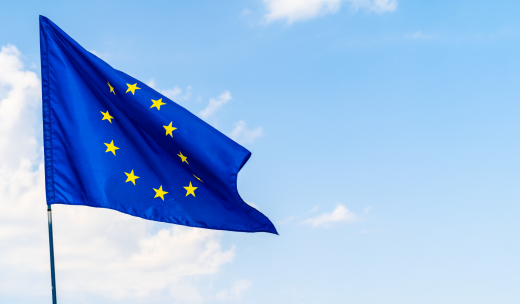 Bandera de la Unión Europea ondeando