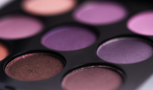Sombras de ojos moradas