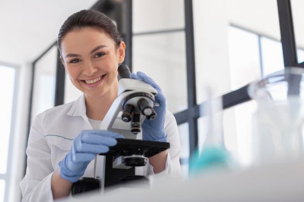Laboratorio Clínico y Biomédico Sueldo