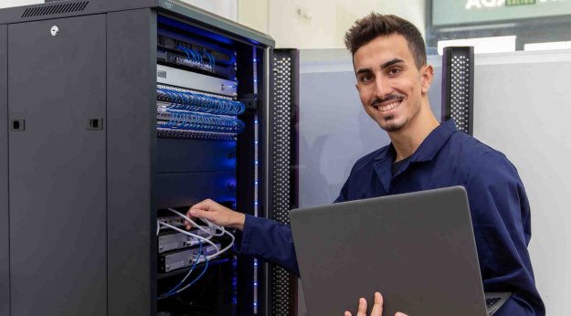 Alumno de FP ASIR en Granada