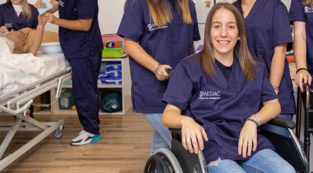 Alumna de TAPSD en silla de ruedas